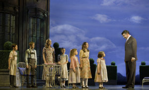 Sound of Music/ Mirvish Productions 08 Burke Moses et les enfants Von Trapp © Cylla von Tiedemann