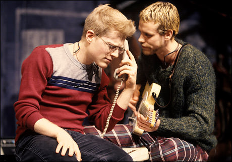 Anthony Rapp et Adam Pascal dans Rent (c) DR