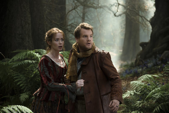 Emily Blunt & James Corden dans Into The Woods (c) Disney