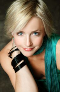 Nikki Snelson (c) DR
